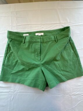 LOFT Green Mid-Rise Tailored Shorts